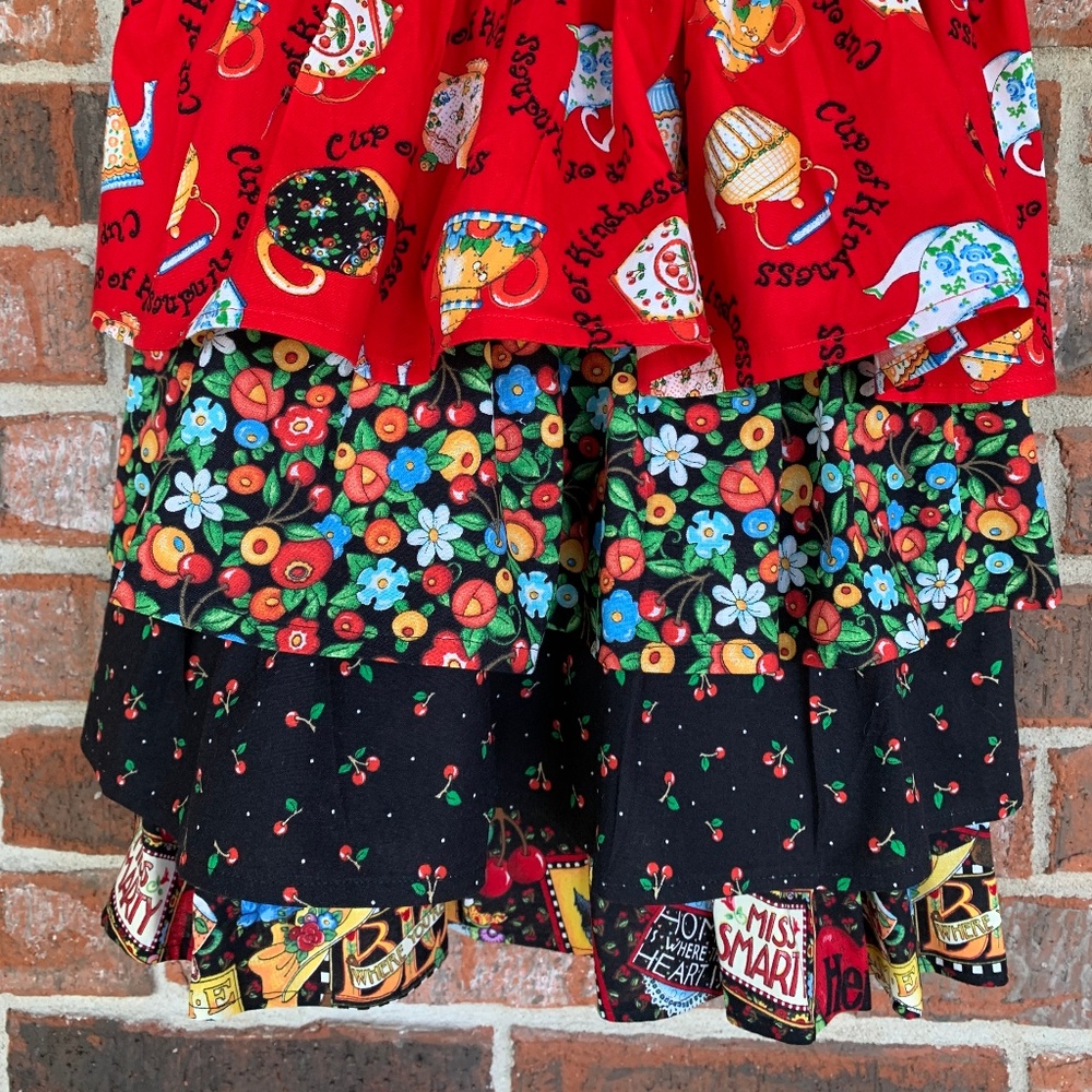 Apron - Picture 2 of 2